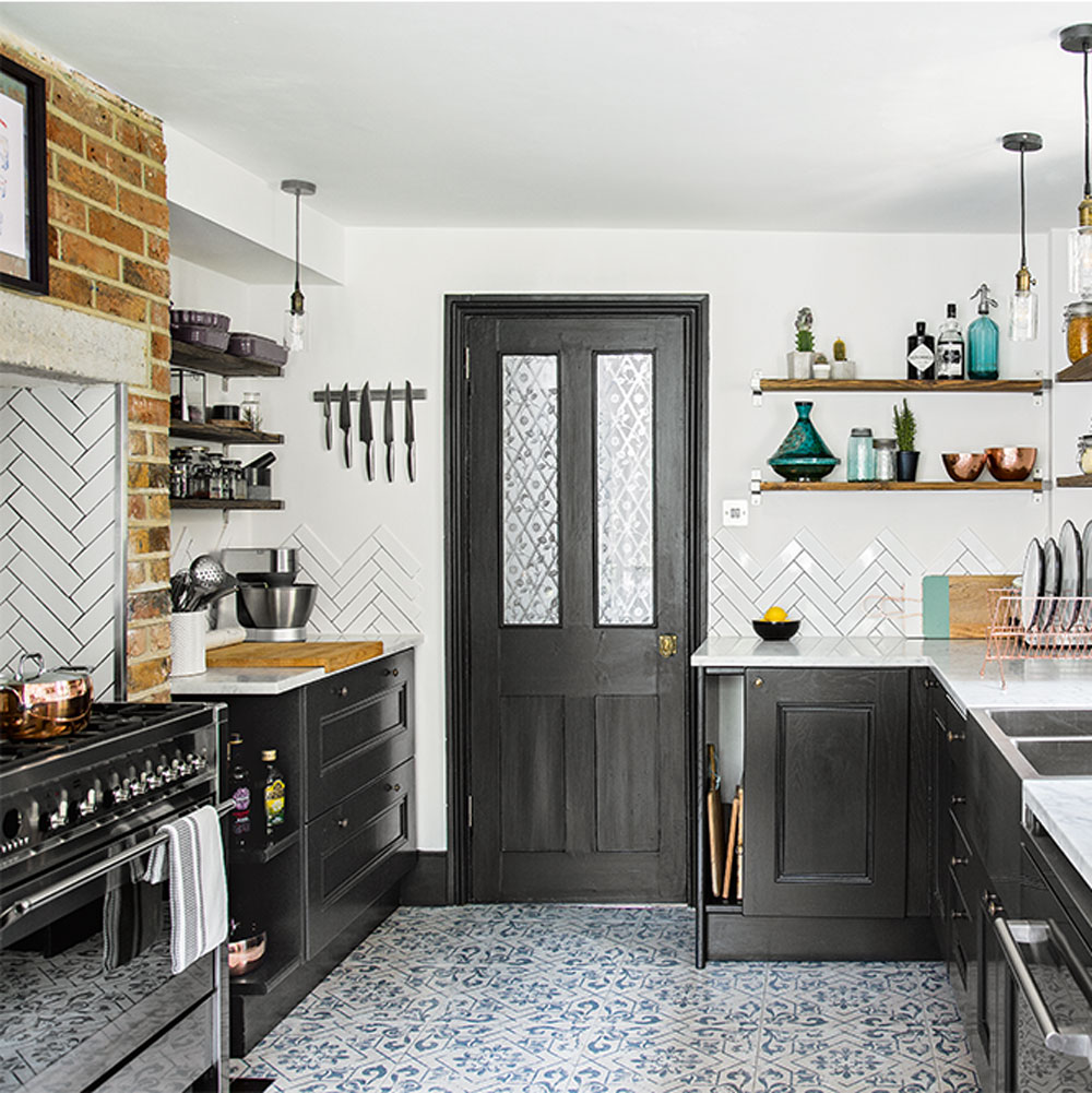 Add Textural Accents to a Black and White Kitchen