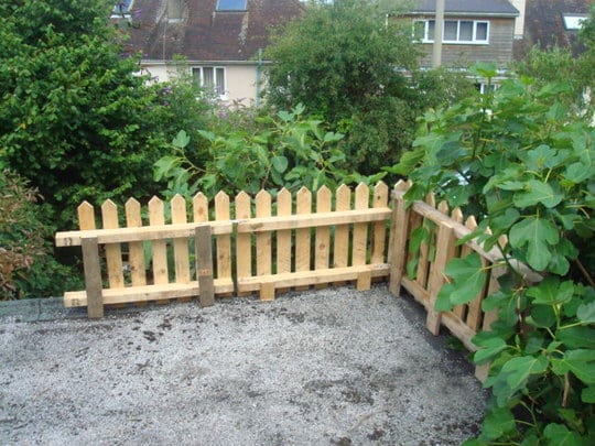 Mini Pallet Fence Garden
