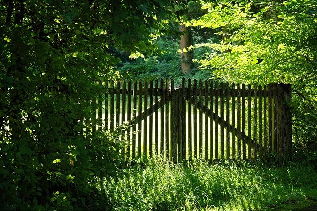 Why Buy Temporary Fencing For Your Gardens?