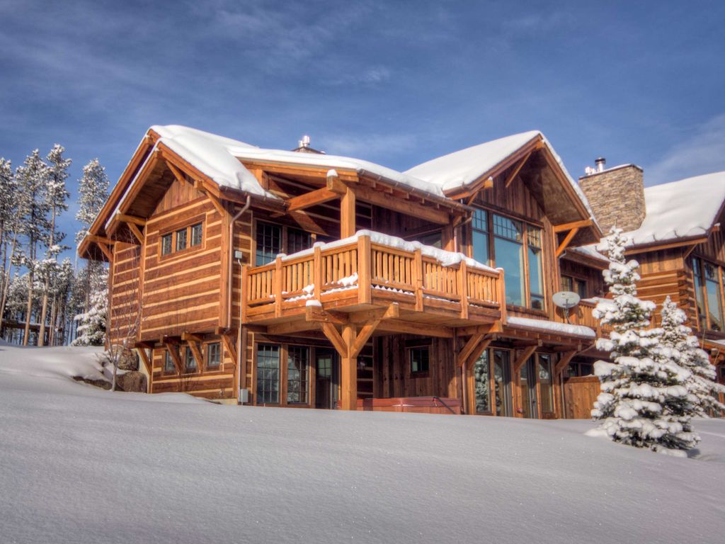 Learn More About Cedar Log Cabins and Custom Log Home Kits in Canada