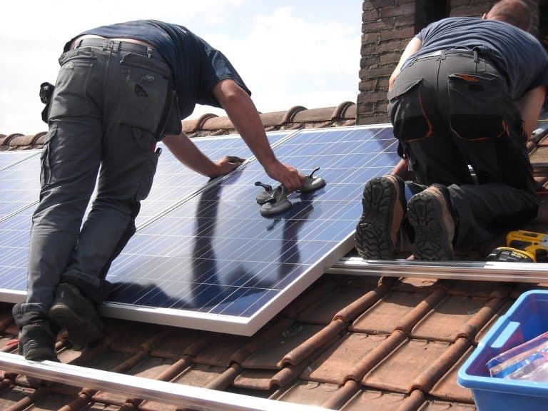 How DIY Solar Installations Empower Owner-Builders