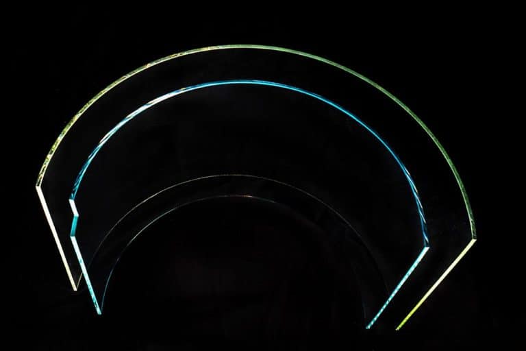 From Concept to Curve: The Process Behind Custom Curved Glass in Interiors