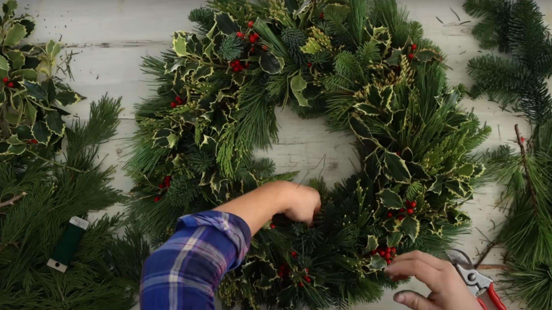 Step_5_Finish_the_Wreath