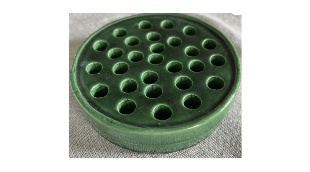 Vintage_Green_Ceramic_Flower_Frog