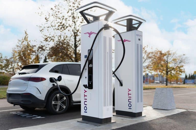 How Shopping Malls Can Profit from EV Charging Stations