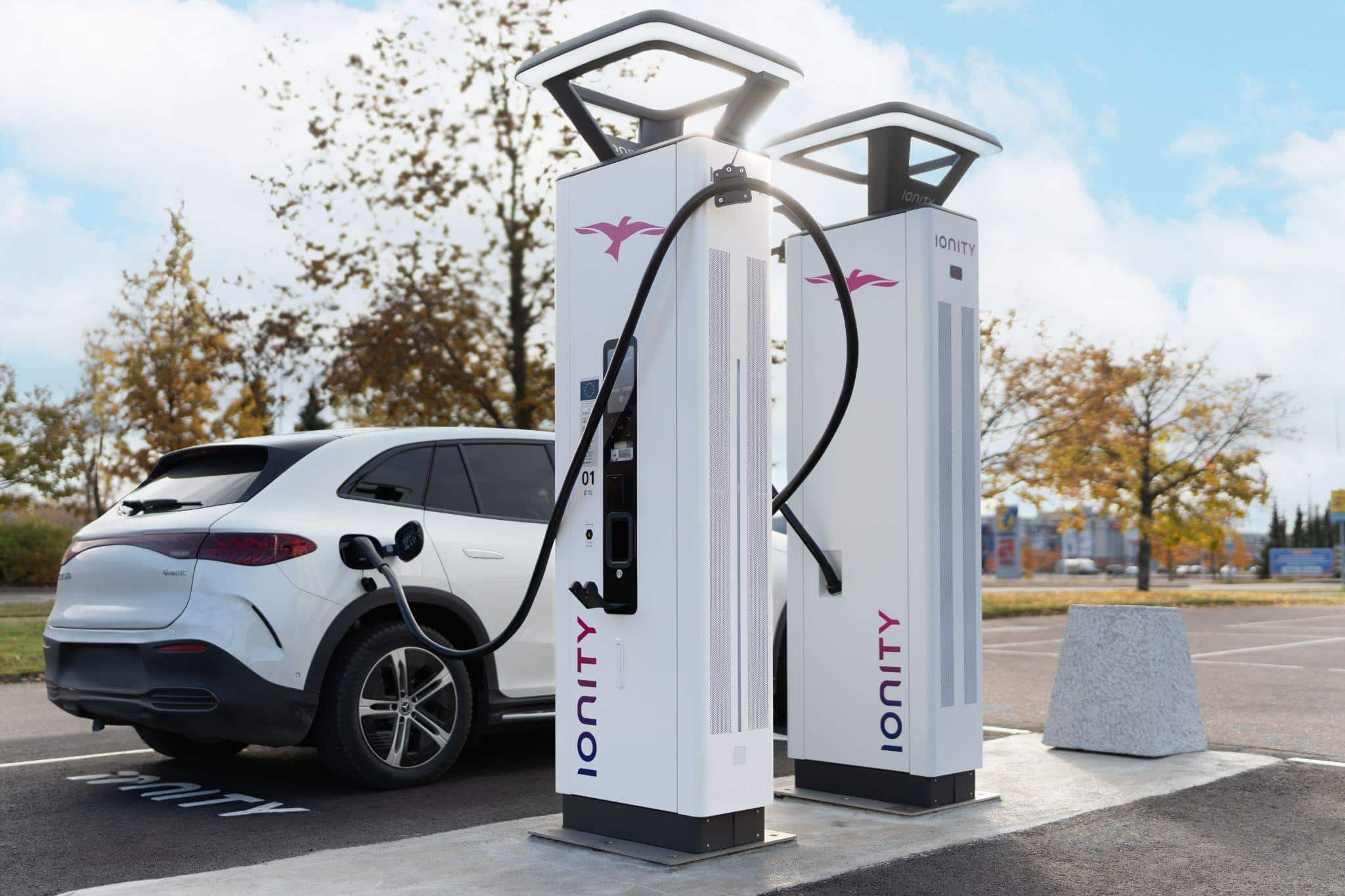 How Shopping Malls Can Profit from EV Charging Stations