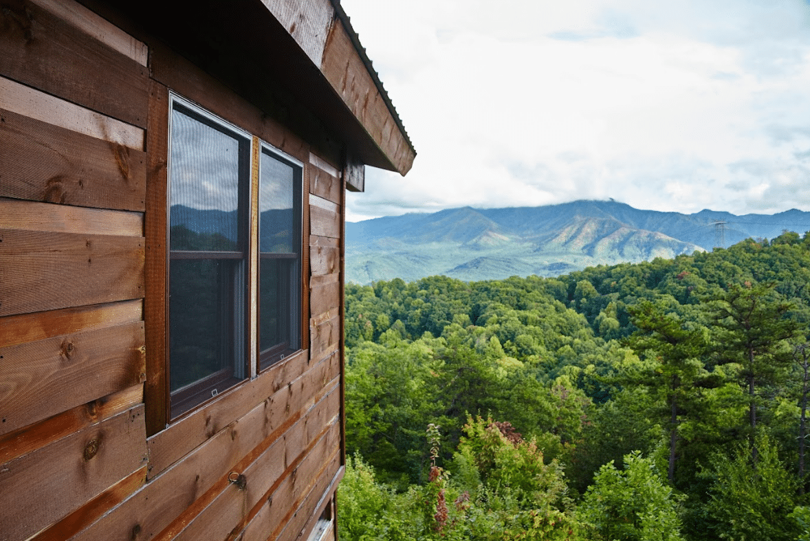 Top Reasons to Invest in Smoky Mountains Real Estate