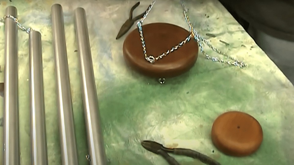 Step_4_Attach_Chains_for_Hanging