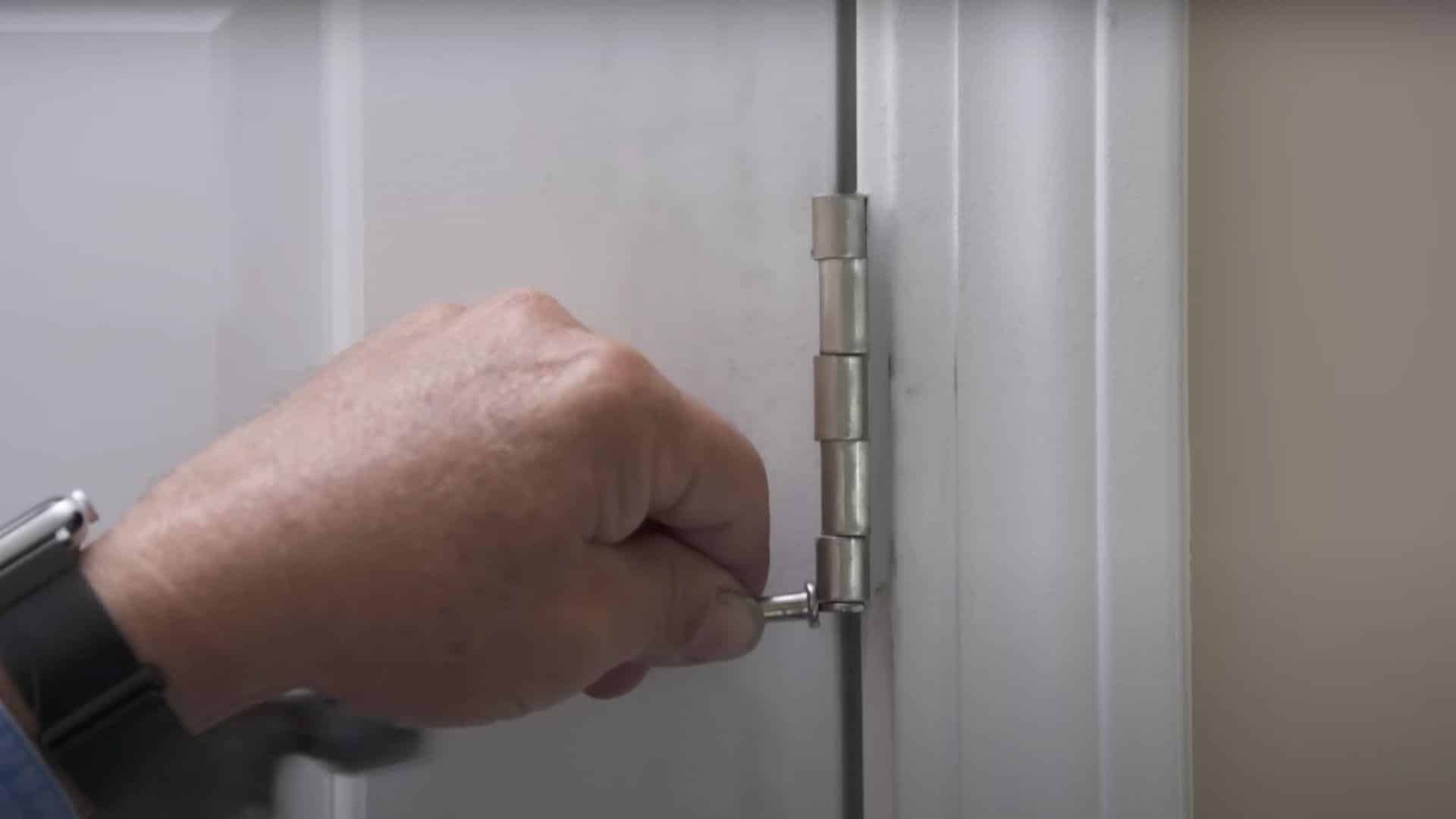 Step_4_Reinsert_the_Hinge_Pin_and_Test_the_Door