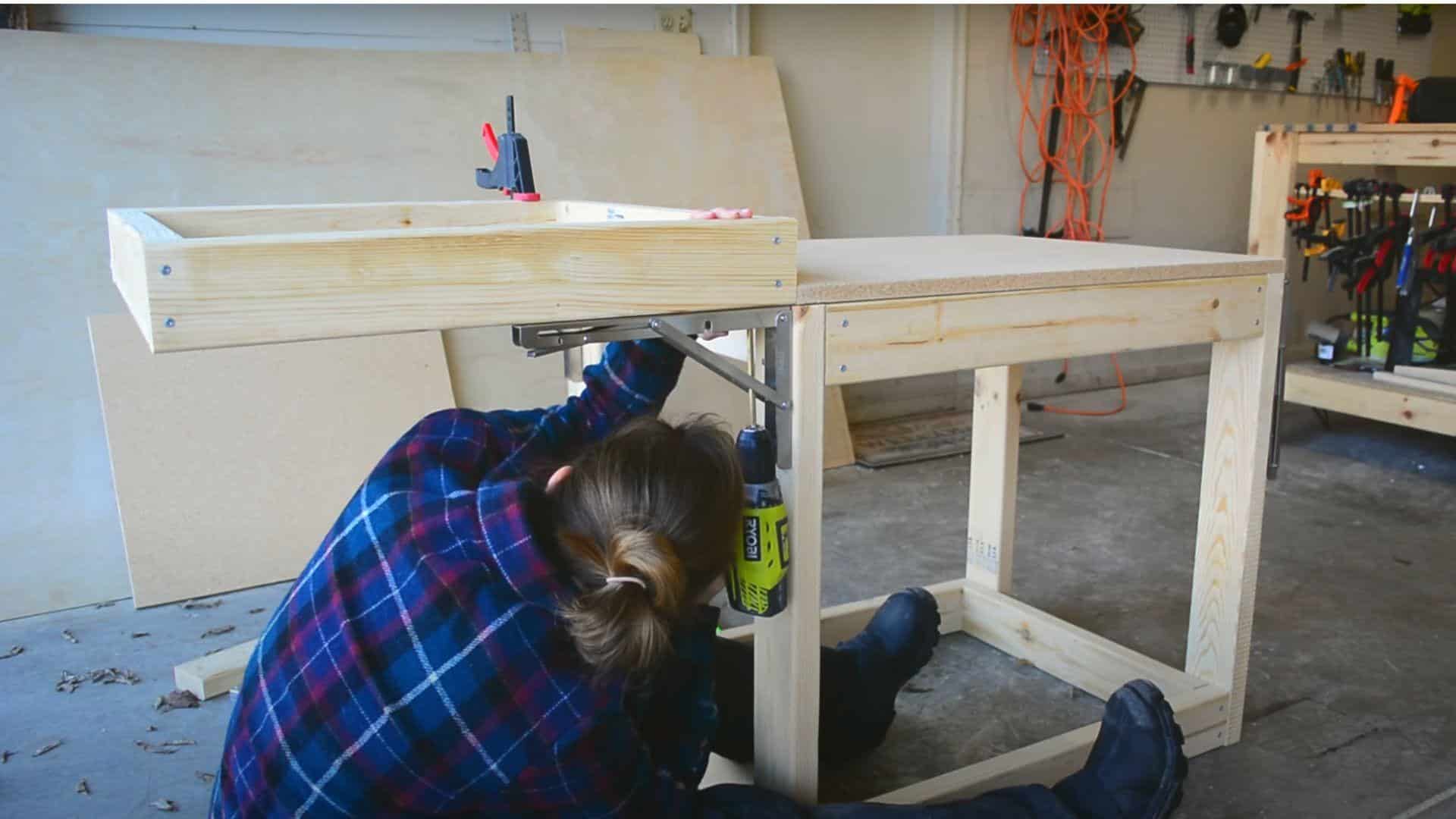 Step_5_Connect_Brackets_to_Wing_Frames