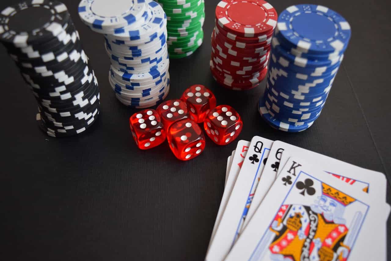 The Reasons Why People Should Try Out Live Casino Gaming