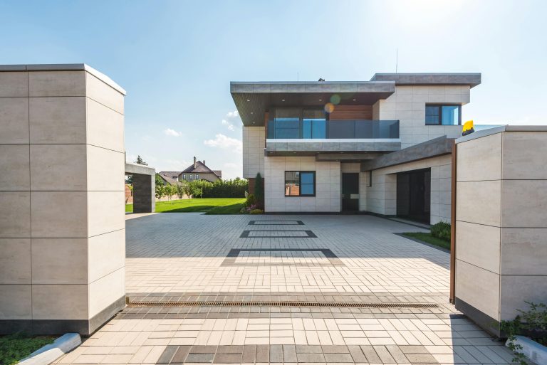 The Benefits of Choosing Standard Paving for Driveways and Walkways
