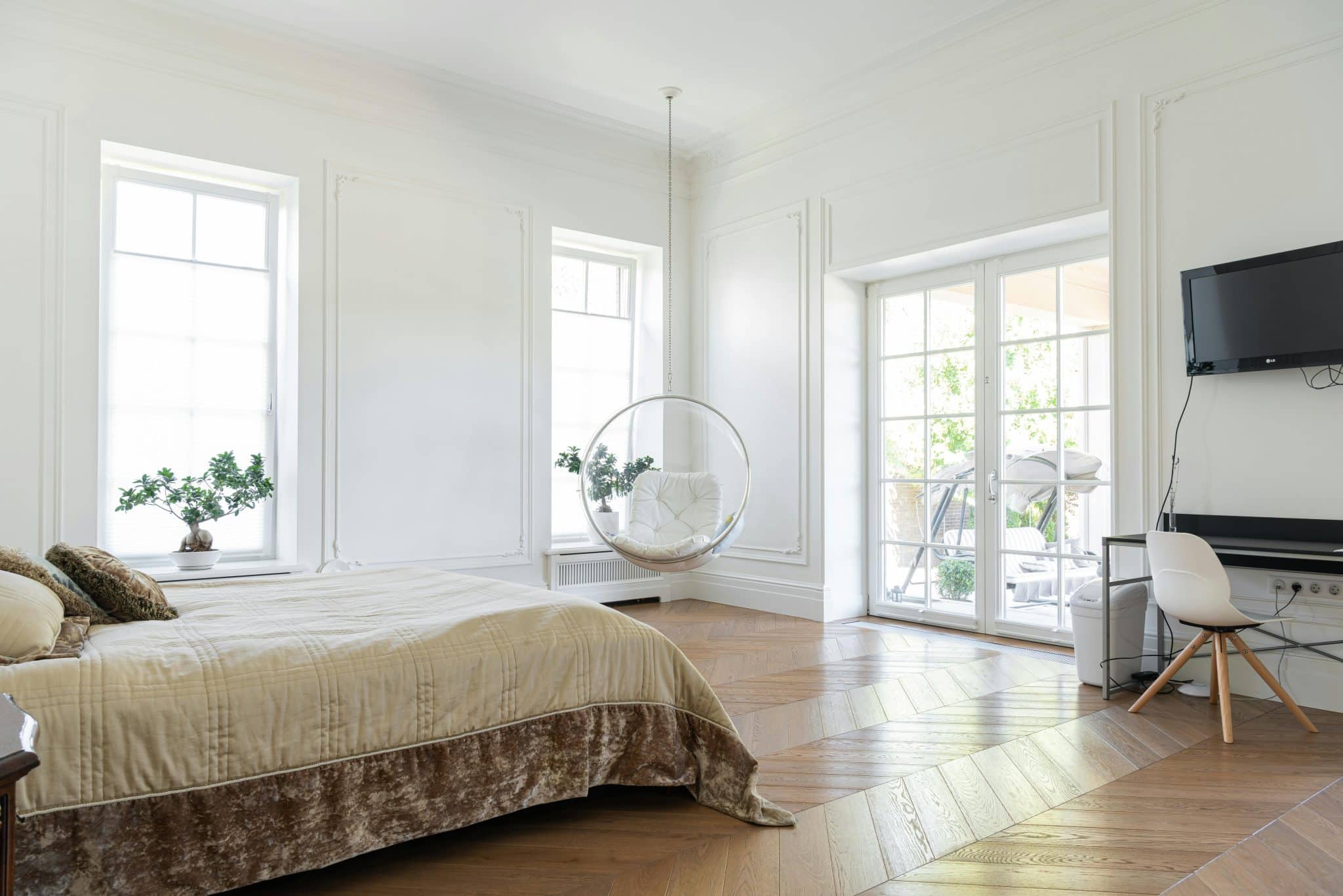 How to Incorporate Mixed-Width Flooring in Modern Home Design